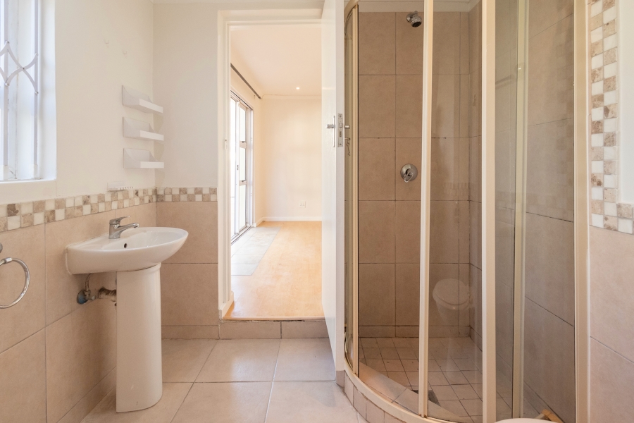 To Let 4 Bedroom Property for Rent in Gardens Western Cape